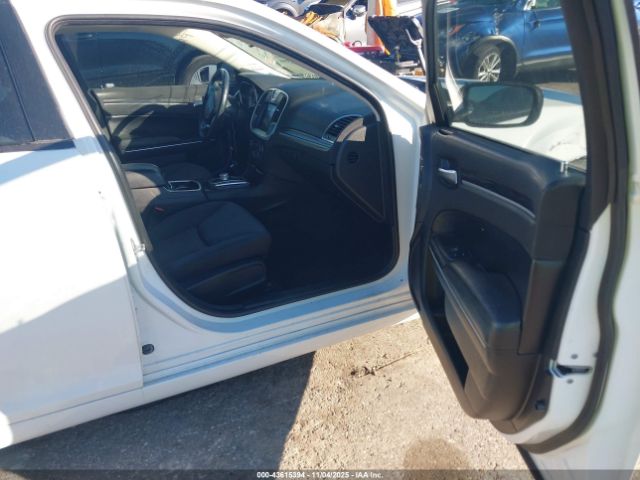 2018 CHRYSLER 300 2C3CCAAG8JH254885 Photo 4