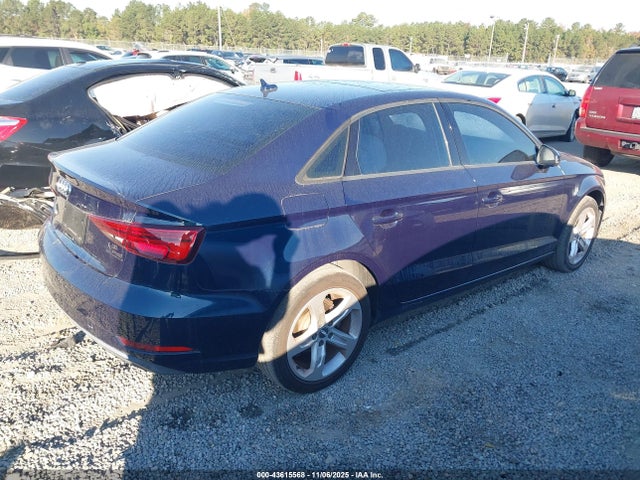 2018 AUDI A3 WAUAUGFF8J1030059 Photo 3