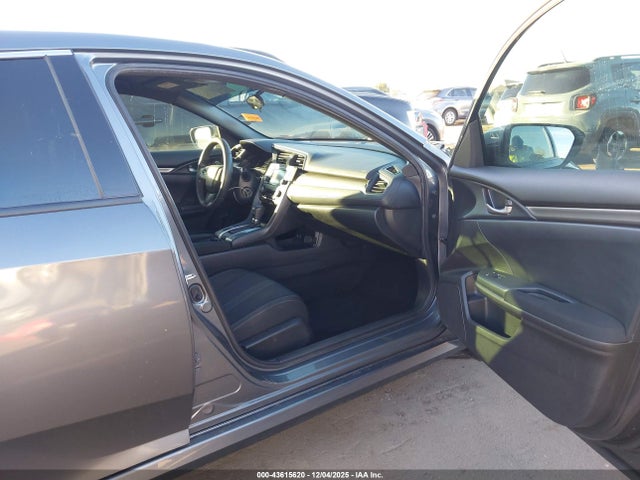 43615620 :رقم المزاد ، SHHFK7H25JU232212 vin ، 2018 Honda Civic Lx مزاد بيع