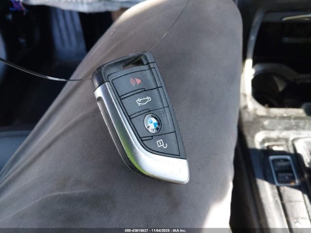 2018 BMW X1 WBXHT3C32J5F88575 Photo 10