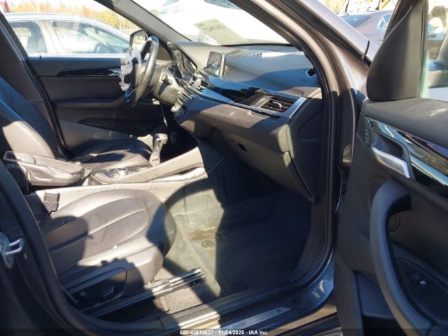 2018 BMW X1 WBXHT3C32J5F88575 Photo 4