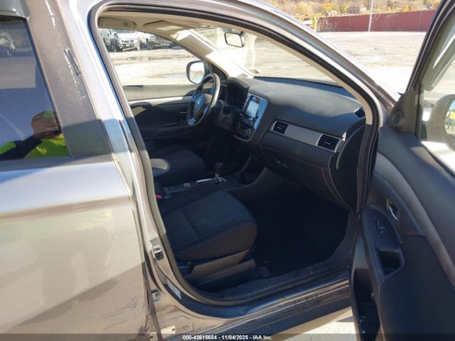 2016 MITSUBISHI OUTLANDER JA4AZ3A36GZ044377 Photo 4