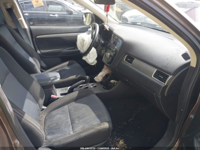 2016 MITSUBISHI OUTLANDER JA4AZ3A3XGZ035357 Photo 4