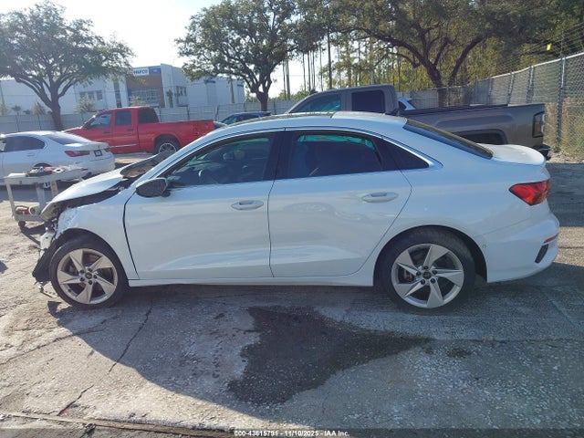 43615791 :رقم المزاد ، WAUAUDGY8PA084260 vin ، 2023 Audi A3 Premium 40 Tfsi Front-wheel Drive S Tronic مزاد بيع