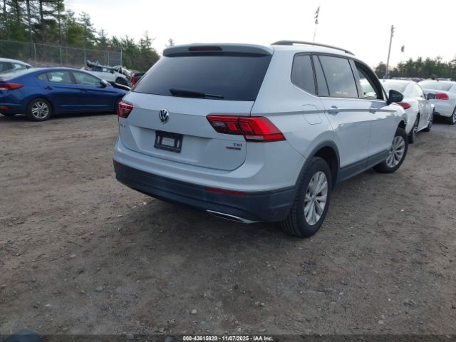 2018 VOLKSWAGEN TIGUAN 3VV0B7AX5JM082077 Photo 3