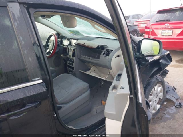 2009 CHRYSLER TOWN & COUNTRY 2A8HR44EX9R651220 Photo 4