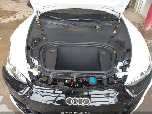 2022 AUDI E-TRON GT WAUCJBFW7N7001224 Photo 9