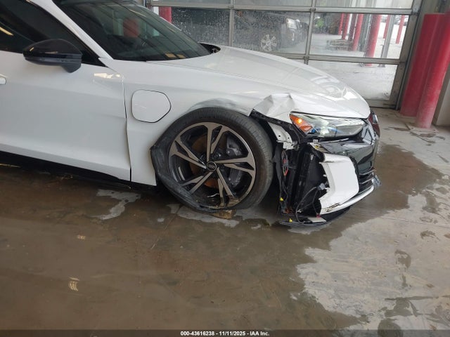 2022 AUDI E-TRON GT WAUCJBFW7N7001224 Photo 5