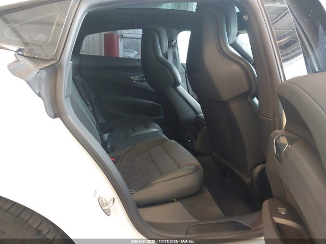 2022 AUDI E-TRON GT WAUCJBFW7N7001224 Photo 7