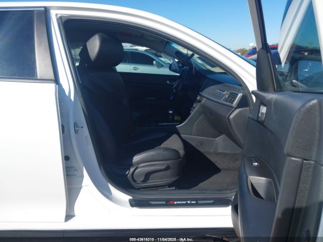 2019 KIA OPTIMA 5XXGT4L38KG358953 Photo 4