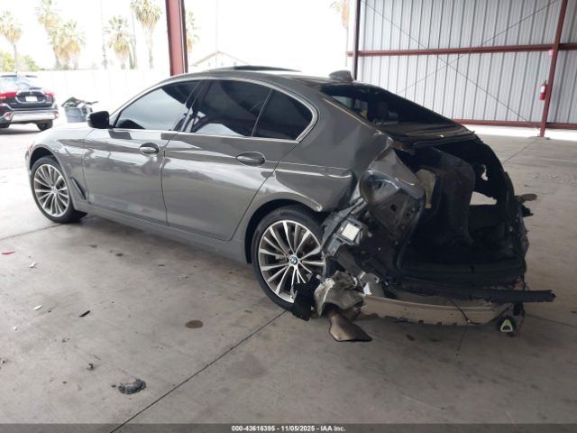 2022 BMW 530 WBA53BH05NWX51058 Photo 2