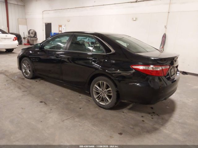 2015 TOYOTA CAMRY 4T1BF1FK5FU086571 Photo 2
