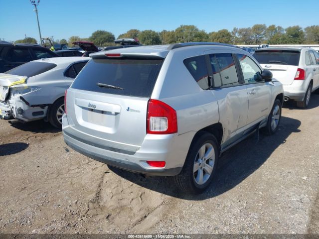 2011 JEEP COMPASS 1J4NT1FB2BD235730 Photo 3