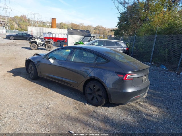 2025 TESLA MODEL 3 5YJ3E1EA2SF920187 Photo 2