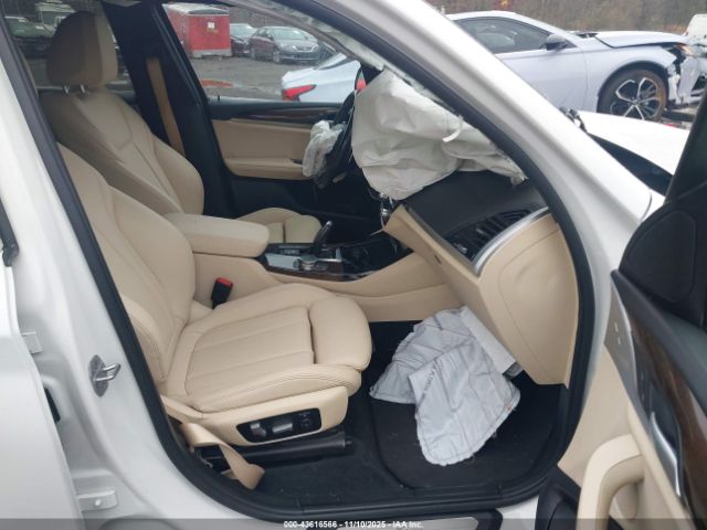 2018 BMW X3 5UXTR9C5XJLD60831 Photo 4