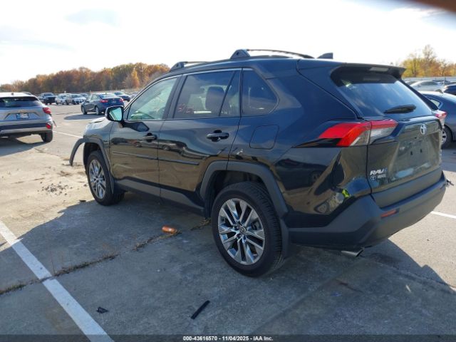 2022 TOYOTA RAV4 2T3A1RFV3NW302247 Photo 2