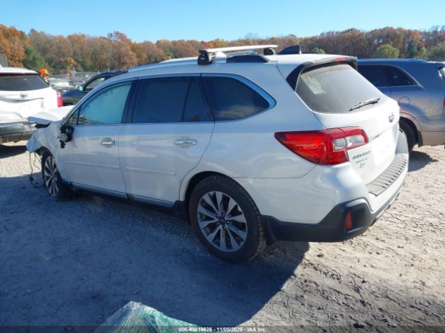 2018 SUBARU OUTBACK 4S4BSETC5J3331402 Photo 2