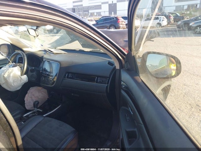 2019 MITSUBISHI OUTLANDER JA4AD3A31KZ046755 Photo 4