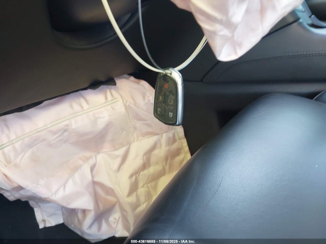 2017 CADILLAC XT5 1GYKNFRS1HZ110624 Photo 10