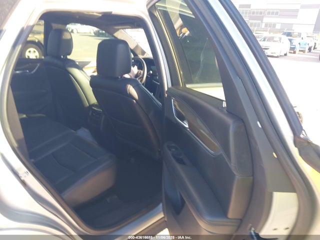 2017 CADILLAC XT5 1GYKNFRS1HZ110624 Photo 7