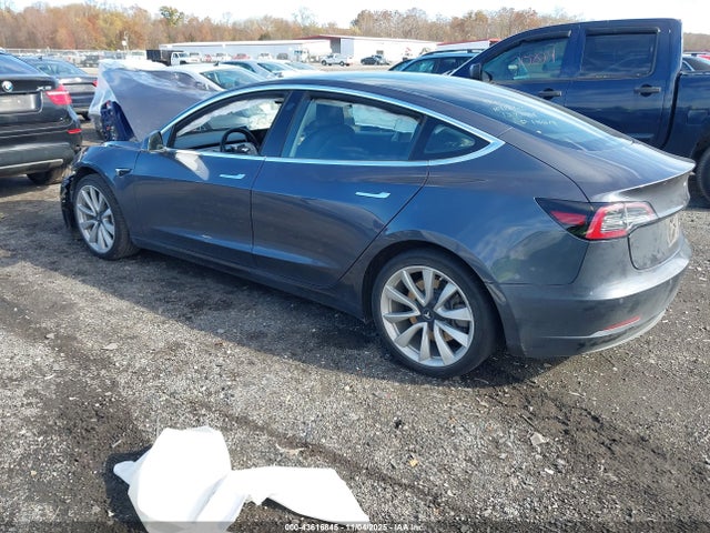 2018 TESLA MODEL 3 5YJ3E1EA3JF007842 Photo 2