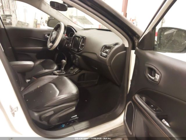 2019 JEEP COMPASS 3C4NJDCB4KT628673 Photo 4