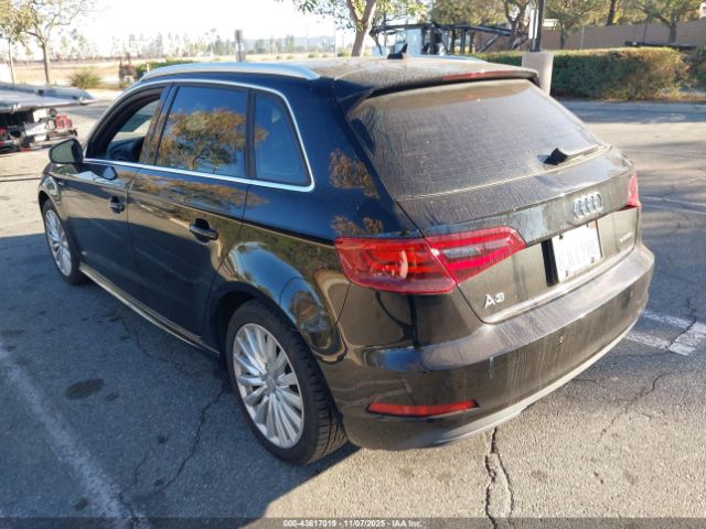 2016 AUDI A3 E-TRON WAUTPBFF4GA069520 Photo 2