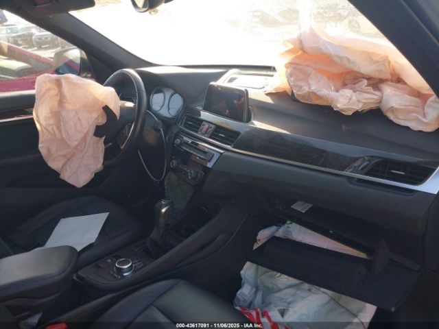 2018 BMW X1 WBXHU7C38J5L09275 Photo 4