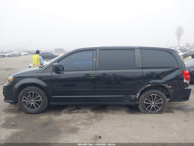 2C4RDGCG2FR634633 Dodge Grand Caravan Sxt