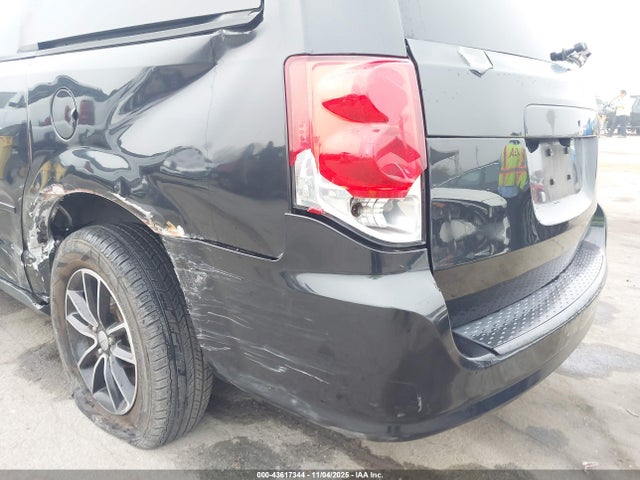2C4RDGCG2FR634633 Dodge Grand Caravan Sxt