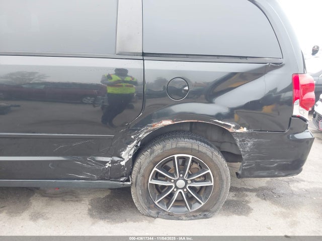 2C4RDGCG2FR634633 Dodge Grand Caravan Sxt