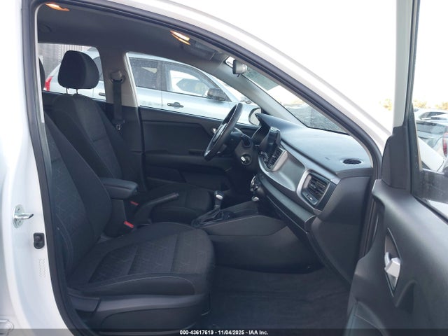 2023 KIA RIO 5-DOOR 3KPA25AD3PE628908 Photo 4