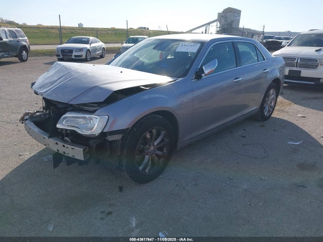 43617647 :رقم المزاد ، 2C3CCAKG7JH165341 vin ، 2018 Chrysler 300 Limited Awd مزاد بيع