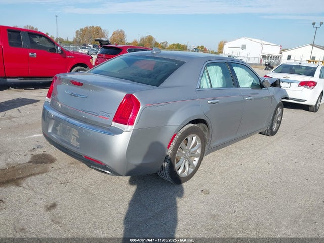43617647 :رقم المزاد ، 2C3CCAKG7JH165341 vin ، 2018 Chrysler 300 Limited Awd مزاد بيع