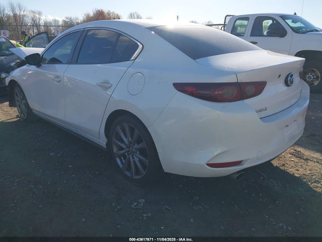 2020 MAZDA MAZDA3 3MZBPACL2LM131445 Photo 2