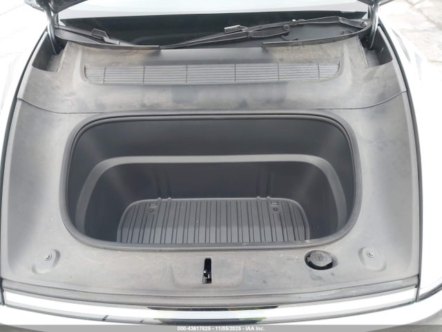 2026 TESLA MODEL Y 7SAYGDEE1TF342348 Photo 9