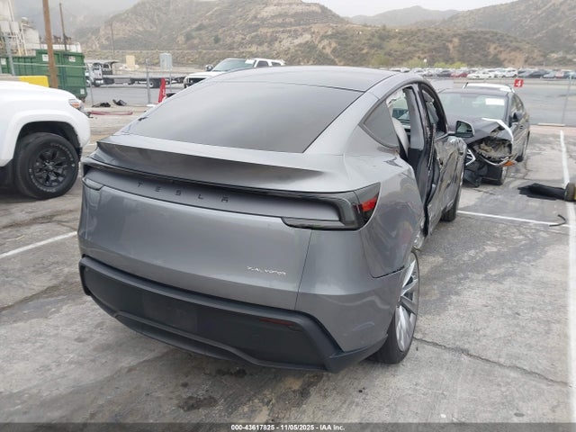 2026 TESLA MODEL Y 7SAYGDEE1TF342348 Photo 3