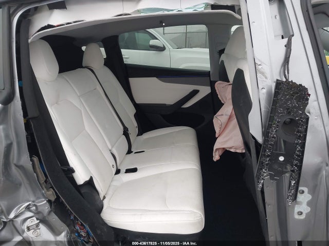 2026 TESLA MODEL Y 7SAYGDEE1TF342348 Photo 7