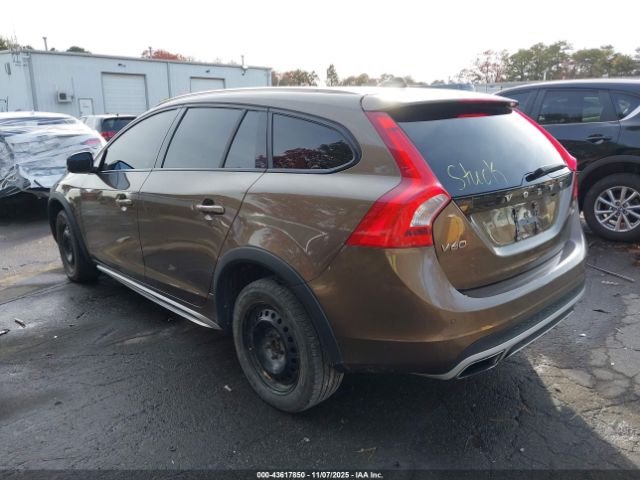 2018 VOLVO V60 CROSS COUNTRY YV440MWK8J2057311 Photo 2