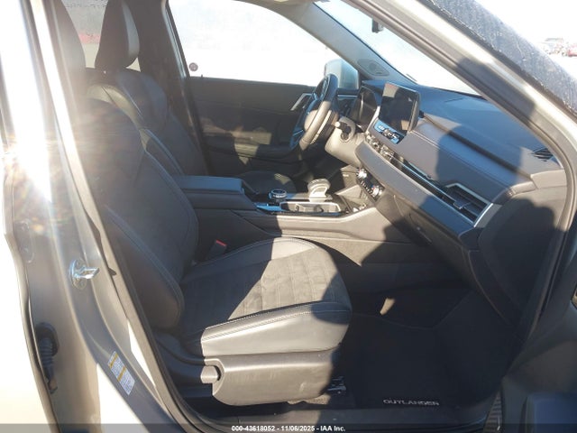 2025 MITSUBISHI OUTLANDER JA4J3VA88SZ016291 Photo 4