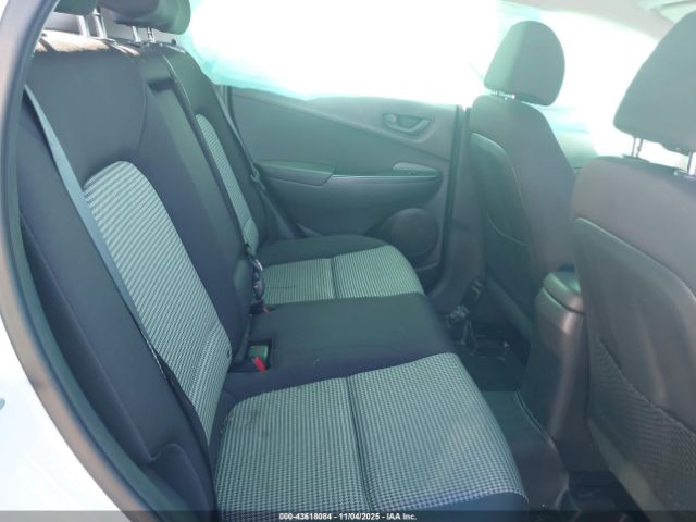 2018 HYUNDAI KONA KM8K12AA7JU175845 Photo 7