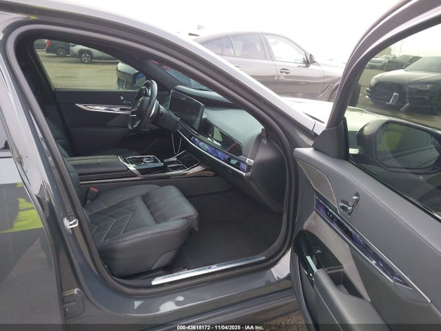 2024 BMW I7 WBY53EJ09RCP97870 Photo 4