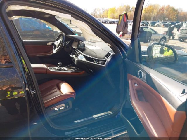 2022 BMW X7 5UXCW2C09N9M89860 Photo 4