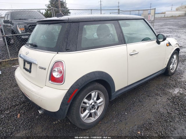 2011 MINI COOPER WMWSU3C50BT094112 Photo 3