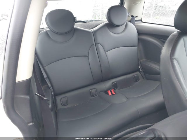 2011 MINI COOPER WMWSU3C50BT094112 Photo 7