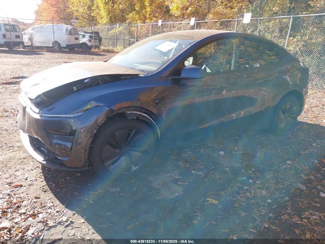 2026 TESLA MODEL Y 7SAYGDEE1TA386881 Photo 1