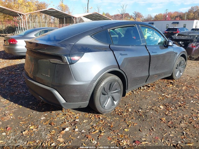 2026 TESLA MODEL Y 7SAYGDEE1TA386881 Photo 3
