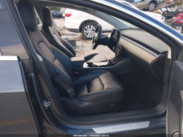2018 TESLA MODEL 3 5YJ3E1EA2JF023742 Photo 4