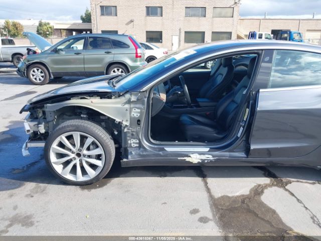 2018 TESLA MODEL 3 5YJ3E1EA2JF023742 Photo 5
