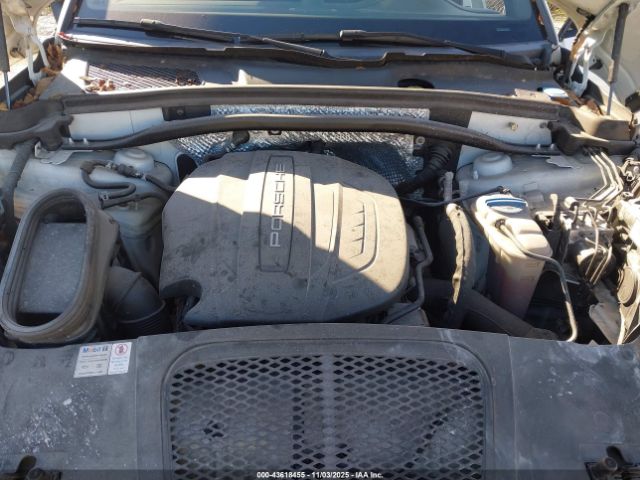 2018 PORSCHE MACAN WP1AA2A55JLB09317 Photo 9